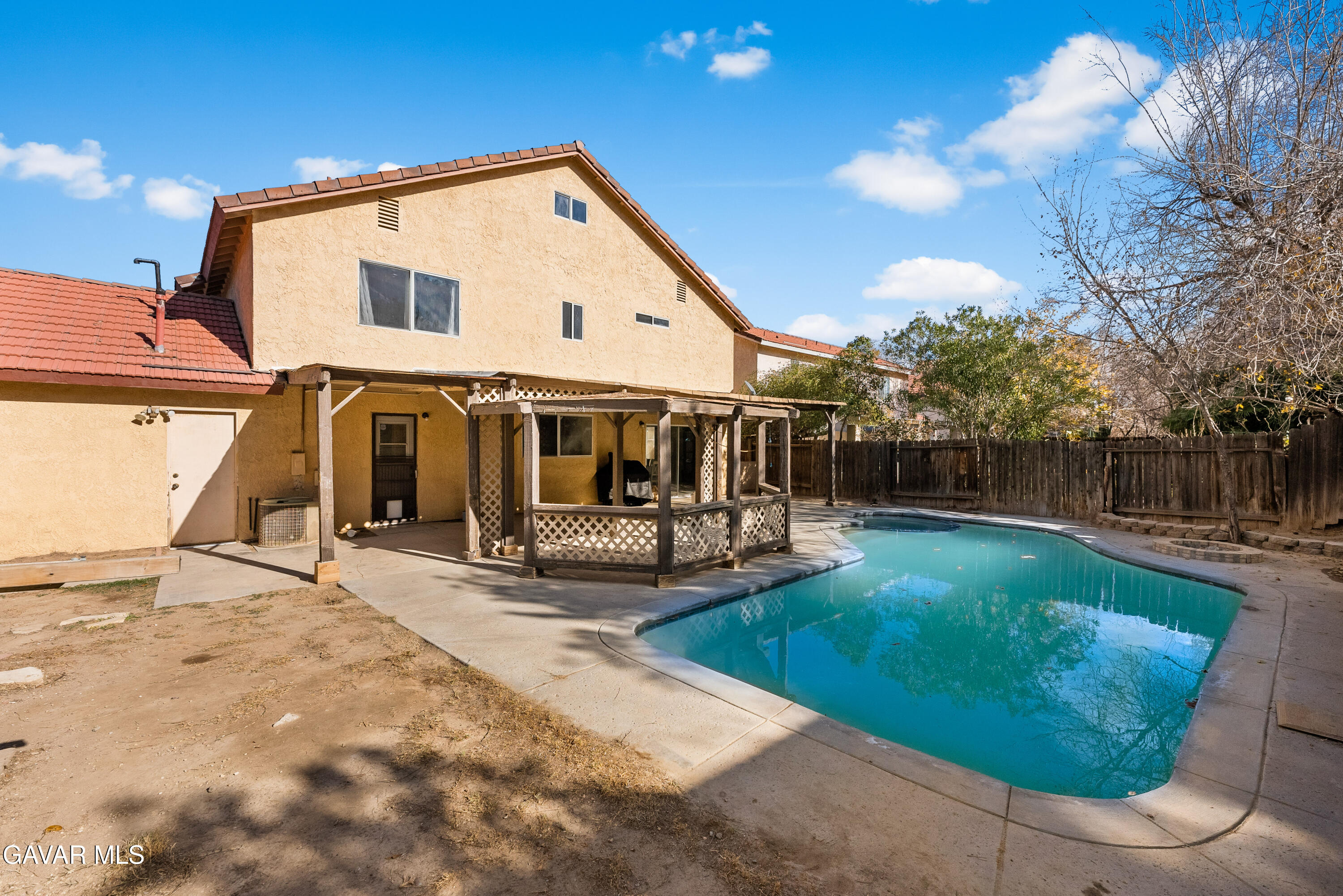 37635 Sandra Lane Palmdale, CA 93550 - Photo 6 of 46 a view of a house with backyard and sitting area