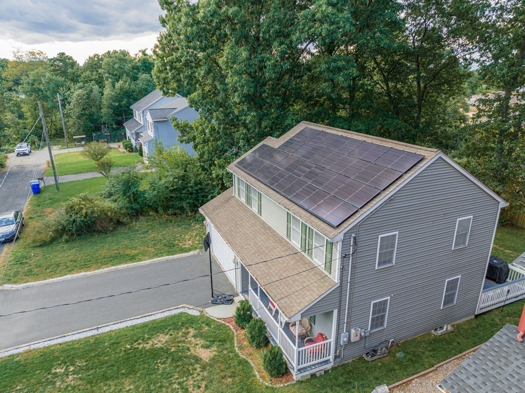 98 Briggs Street Springfield, MA 01151 - Photo 4 of 19