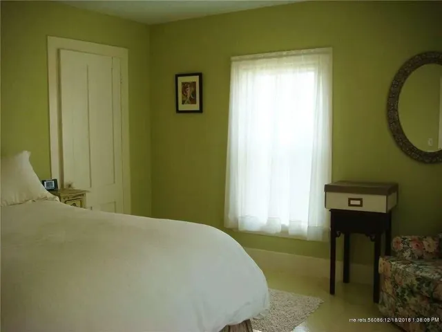 $699,000 | 21 Beach Avenue, Long Island, ME 04050