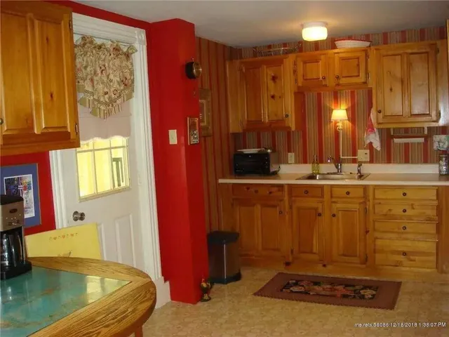 $699,000 | 21 Beach Avenue, Long Island, ME 04050