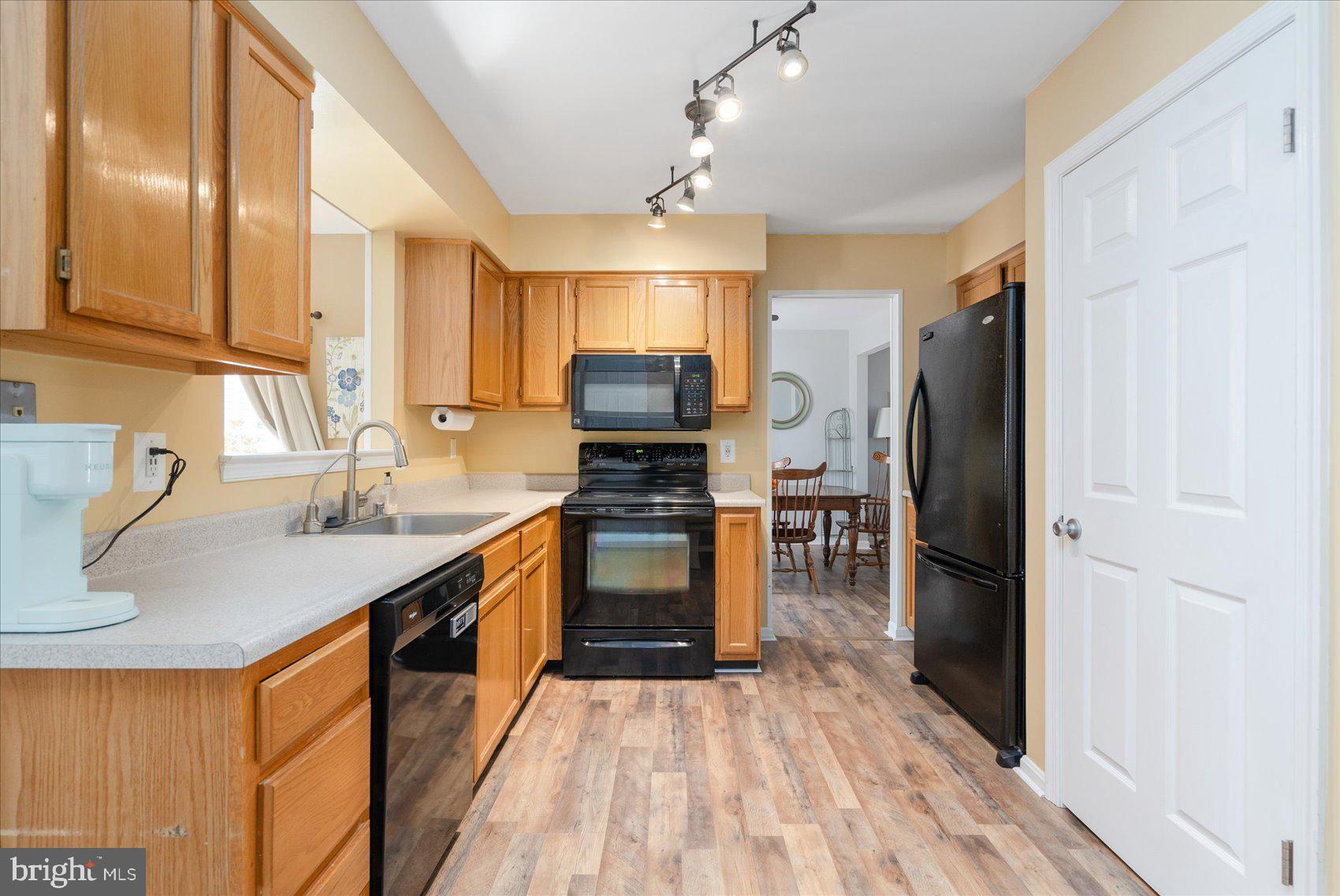 4402 Silver Teal Road Nottingham, MD 21236 - Photo 9 of 41 Kitchen
