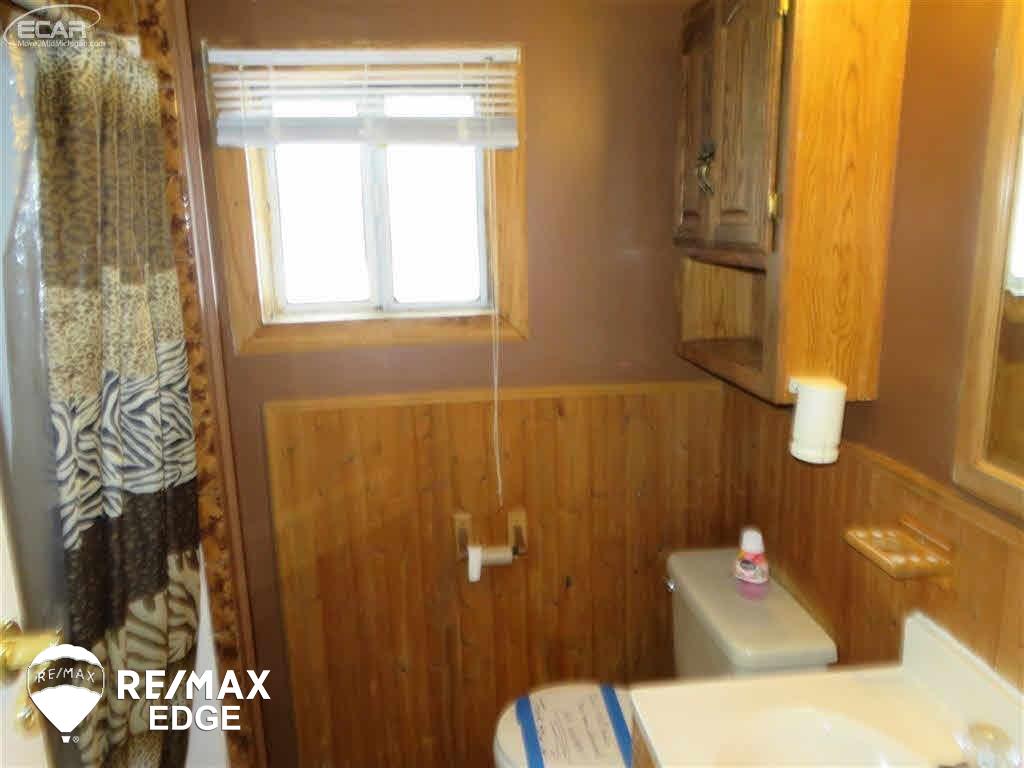 3309 North Genesee Road Flint, MI 48506 - Photo 14 of 21 21411207-13.JPG