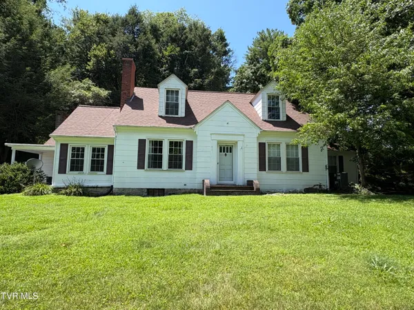 $229,000 | 313 Northeast Centre Avenue Avenue, Coeburn, VA 24230