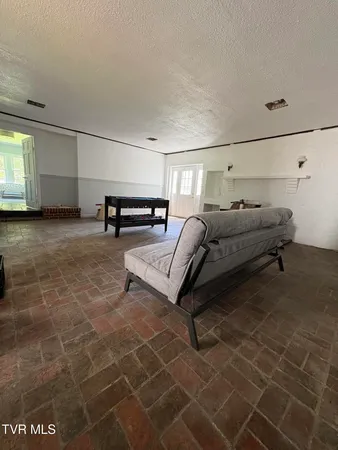 $229,000 | 313 Northeast Centre Avenue Avenue, Coeburn, VA 24230