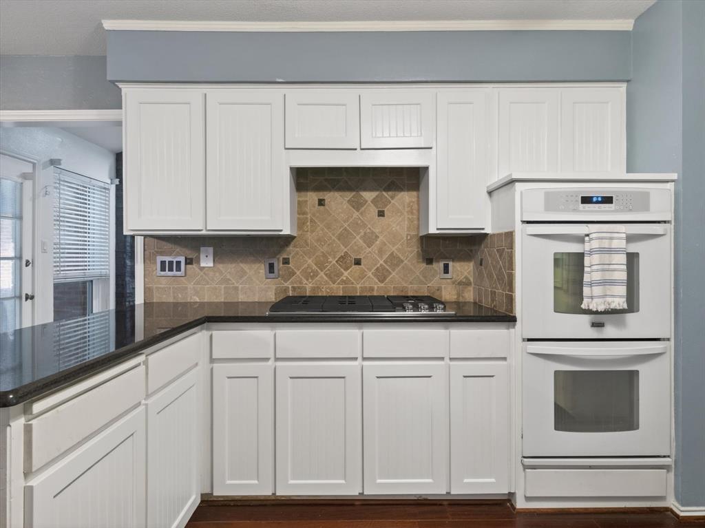 3209 Broken Arrow Road Denton, TX 76209 - Photo 23 of 39 Double ovens
