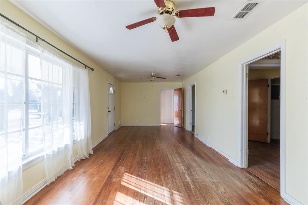 504 Oak Street Clyde, TX 79510 - Photo 4 of 27