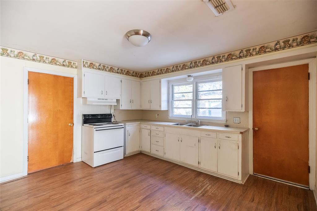 504 Oak Street Clyde, TX 79510 - Photo 5 of 27