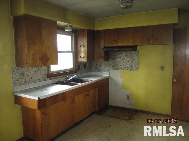 18624 East Hawk Road Mount Vernon, IL 62864 - Photo 3 of 10