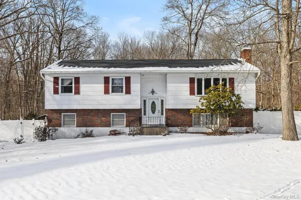 $950,000 | 38 Haller Crescent, Spring Valley, NY 10977