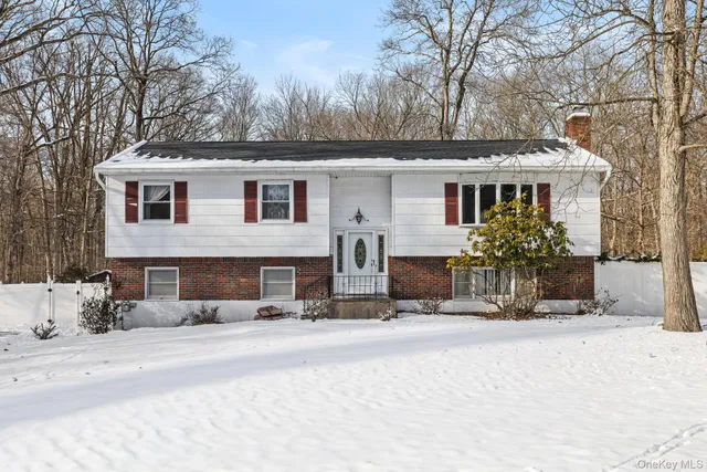 $950,000 | 38 Haller Crescent, Spring Valley, NY 10977