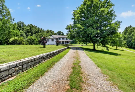 $899,000 | 7255 Hall Road, Greenbrier, TN 37073