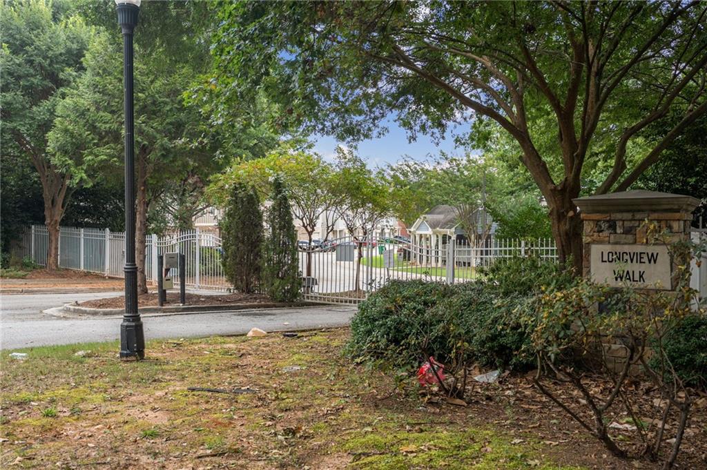 2715 Avanti Way Decatur, GA 30035 - Photo 4 of 33 Gallery Image 4