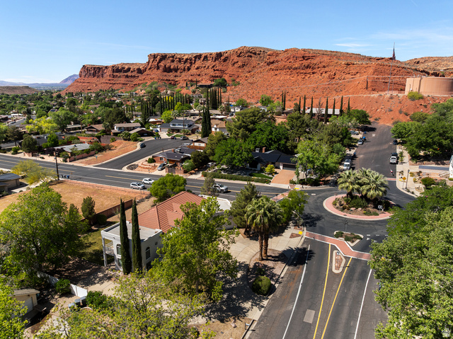 389 North Main Street St. George, UT 84770 - Photo 42 of 44 Bird's eye view of a mountainous background