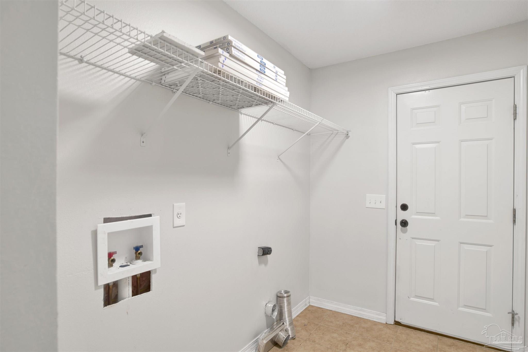 128 Gunwale Road Pensacola, FL 32507 - Photo 25 of 34 a view of a small space
