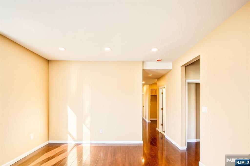 153 Walnut Street Montclair, NJ 07042 - Photo 13 of 24