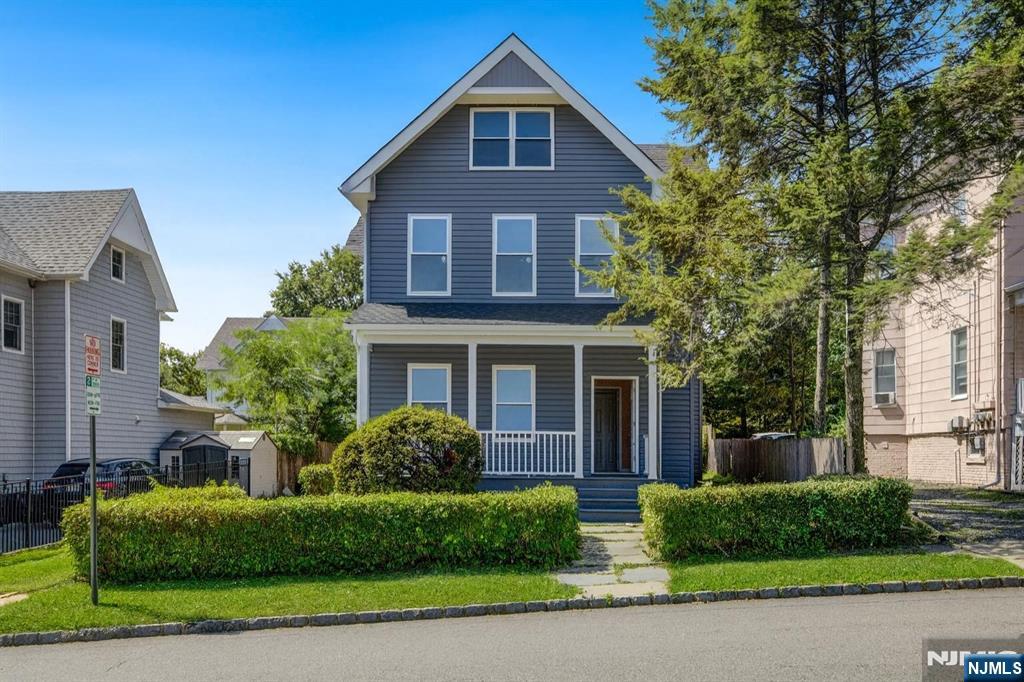 153 Walnut Street Montclair, NJ 07042 - Photo 2 of 24