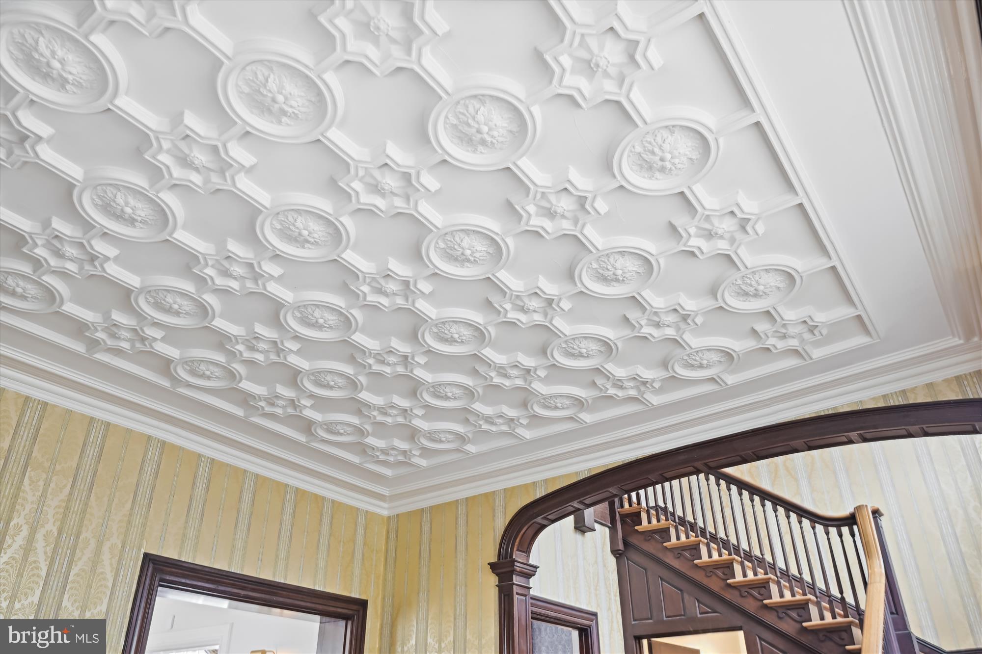 303 Oakdale Road Baltimore, MD 21210 - Photo 27 of 112 Foyer w/ a plaster ceiling with Medallions