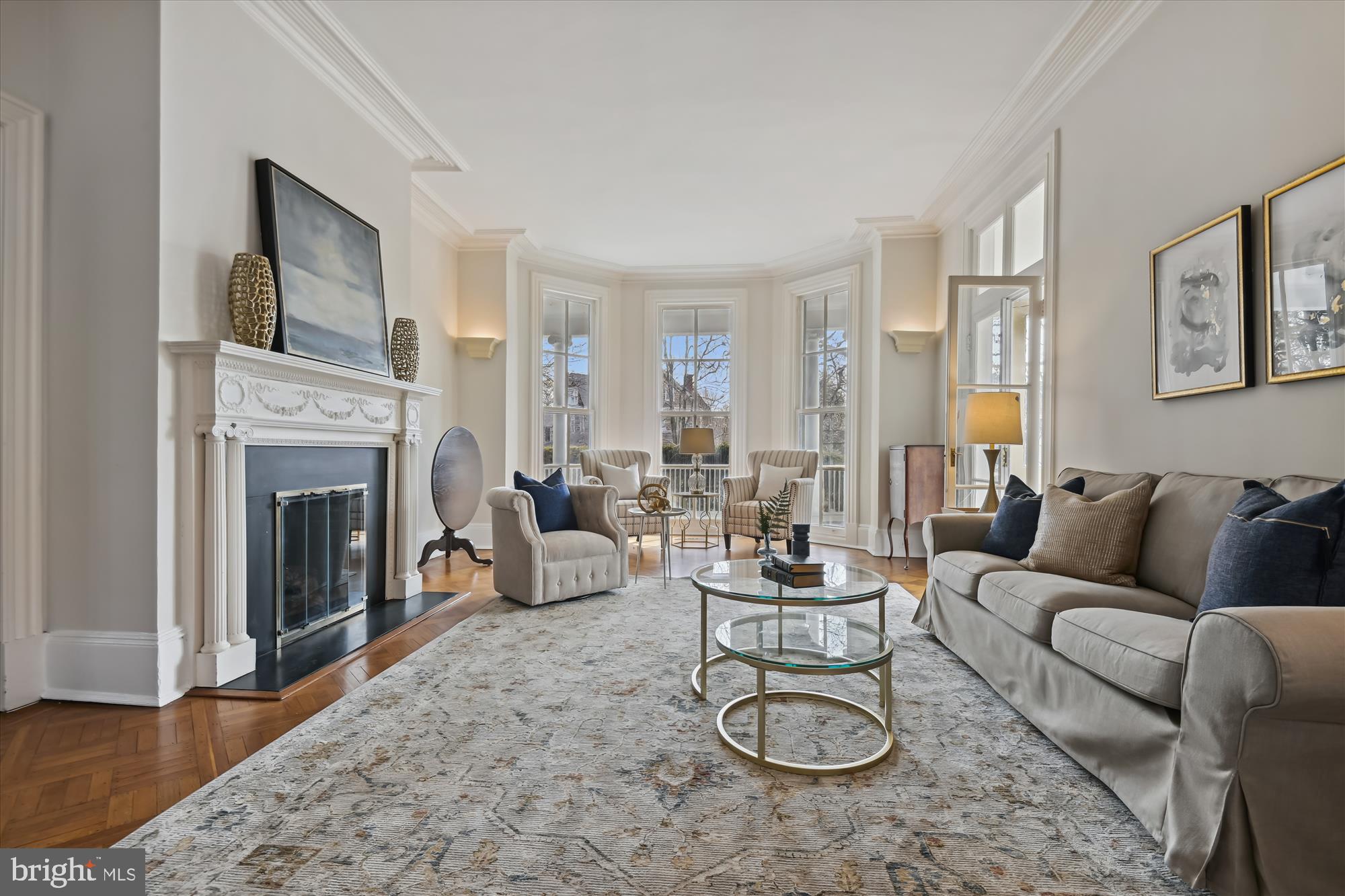 303 Oakdale Road Baltimore, MD 21210 - Photo 28 of 112 Living Room