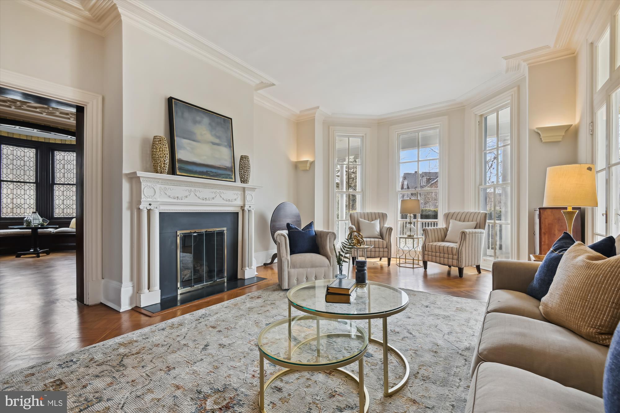 303 Oakdale Road Baltimore, MD 21210 - Photo 29 of 112 Living Room