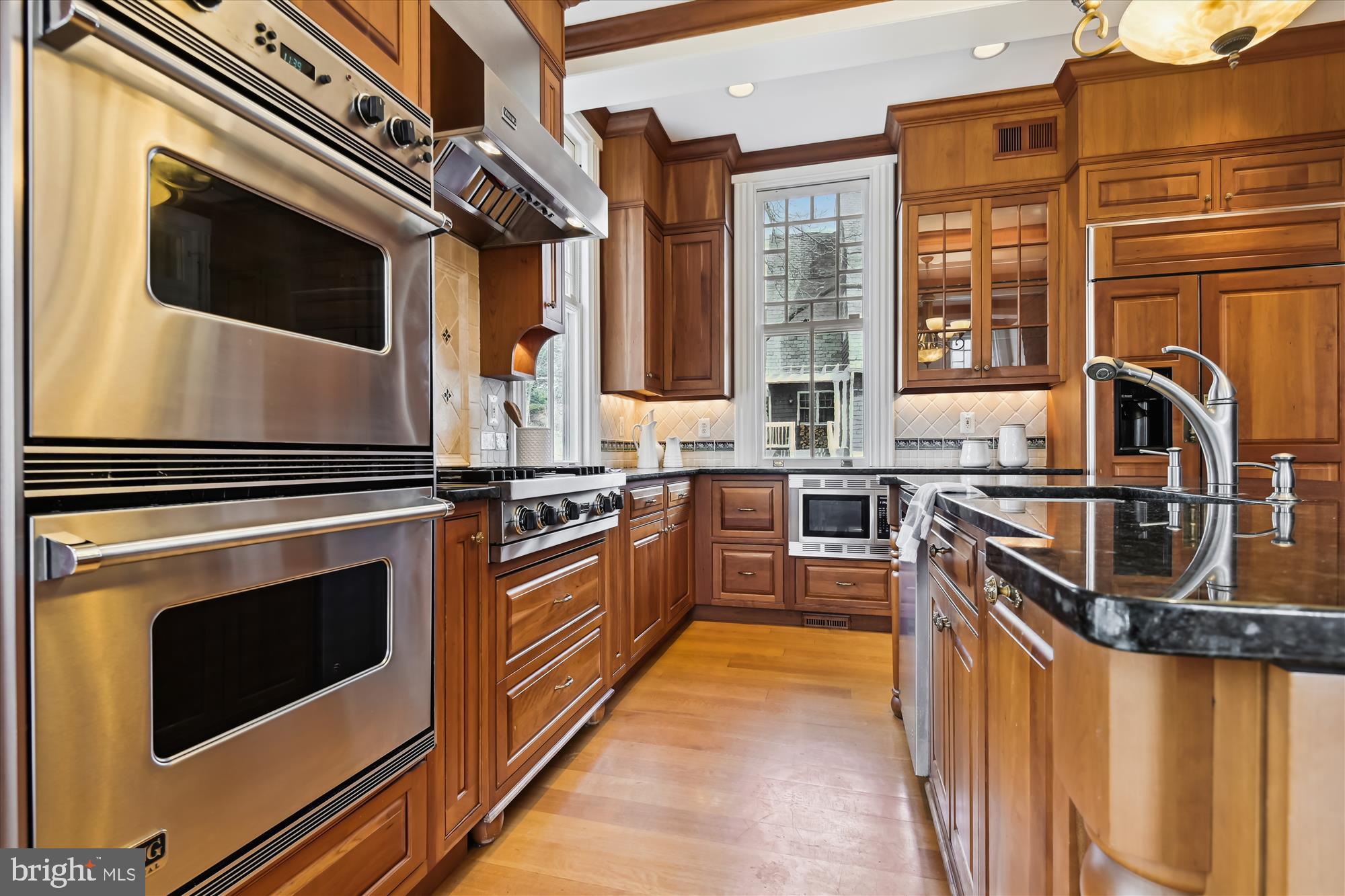 303 Oakdale Road Baltimore, MD 21210 - Photo 43 of 112 Kitchen w/ SS Appliances