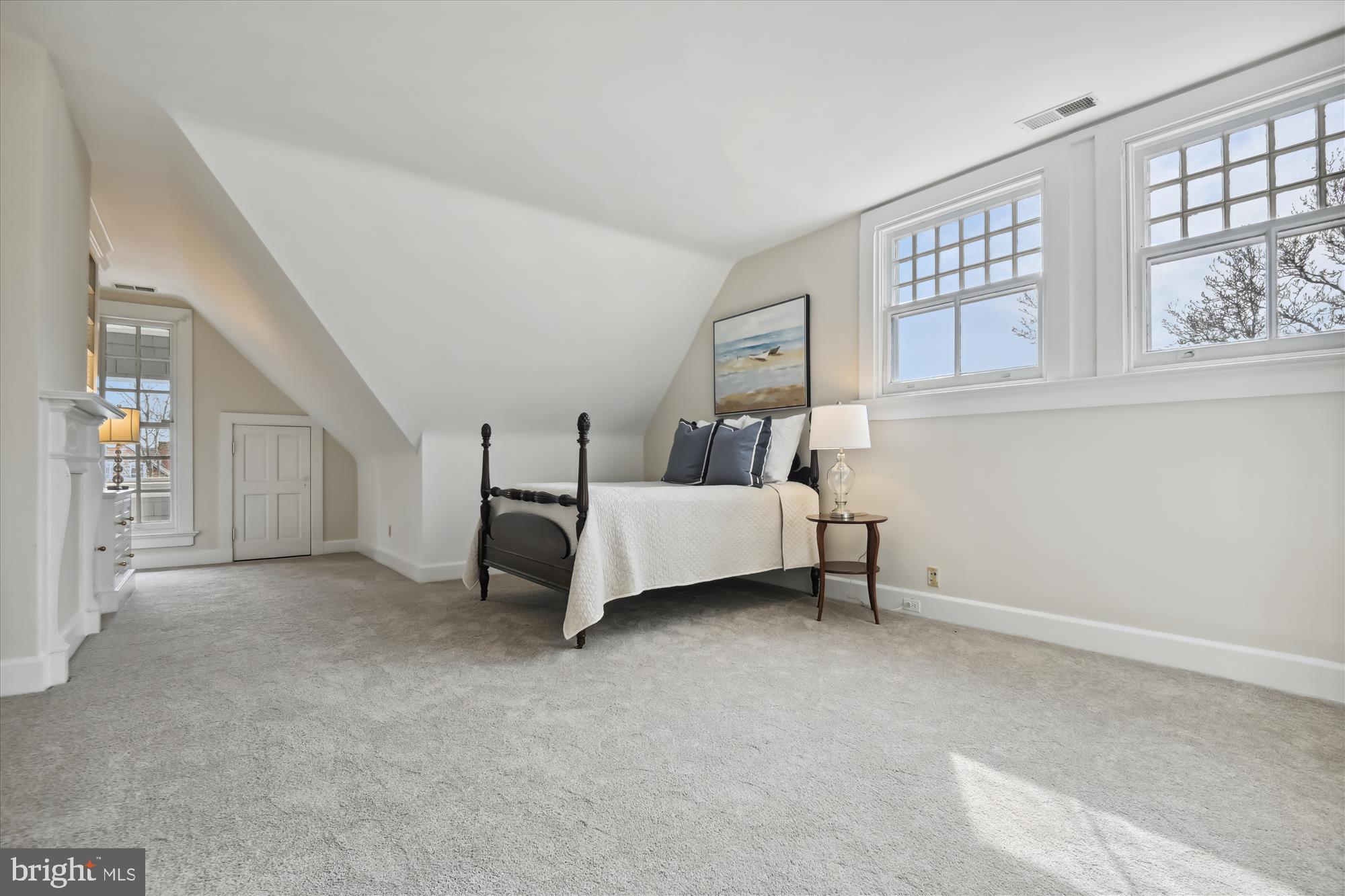 303 Oakdale Road Baltimore, MD 21210 - Photo 77 of 112 3rd Floor Bedroom