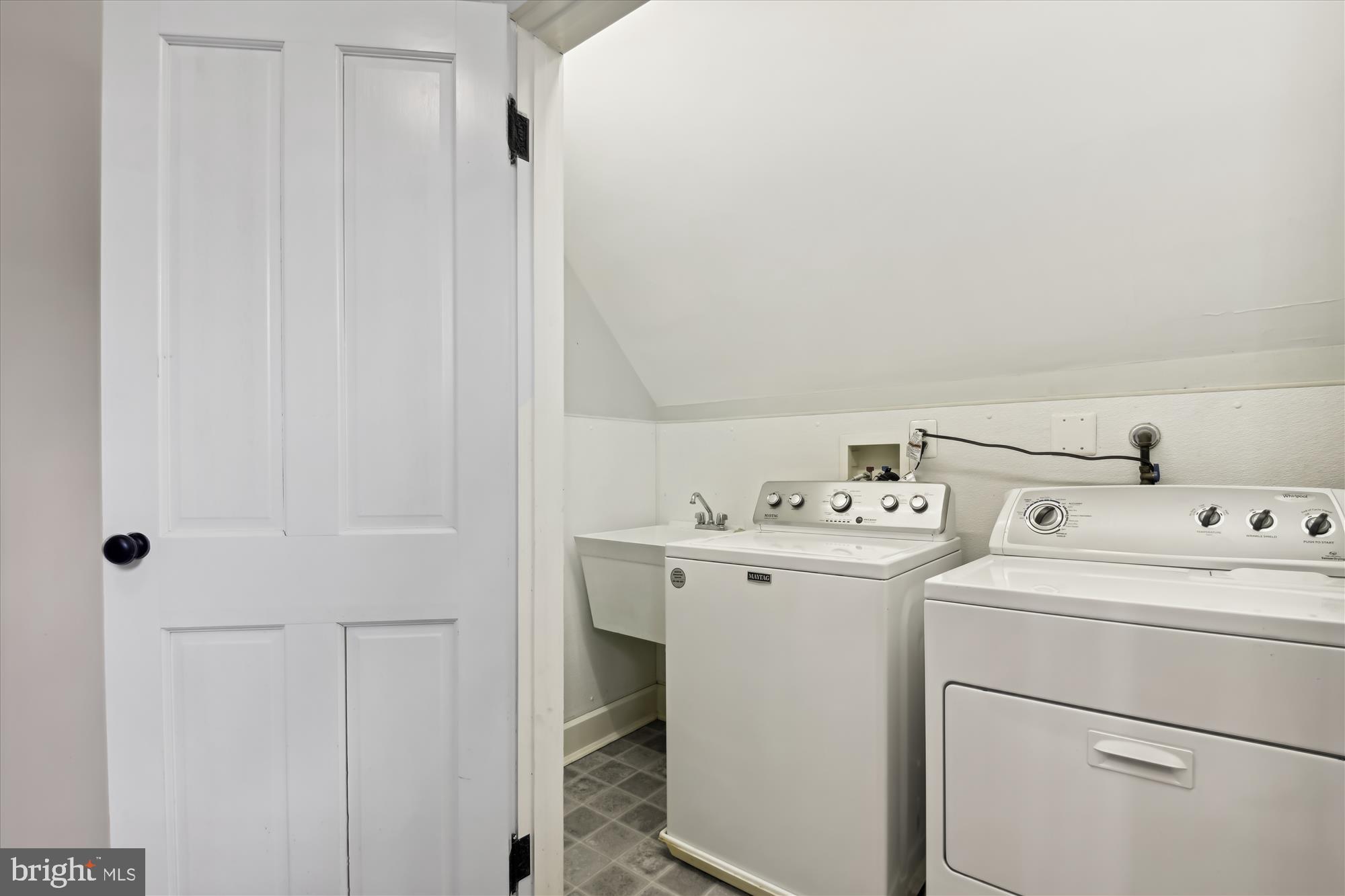 303 Oakdale Road Baltimore, MD 21210 - Photo 90 of 112 Washer/ Dryer