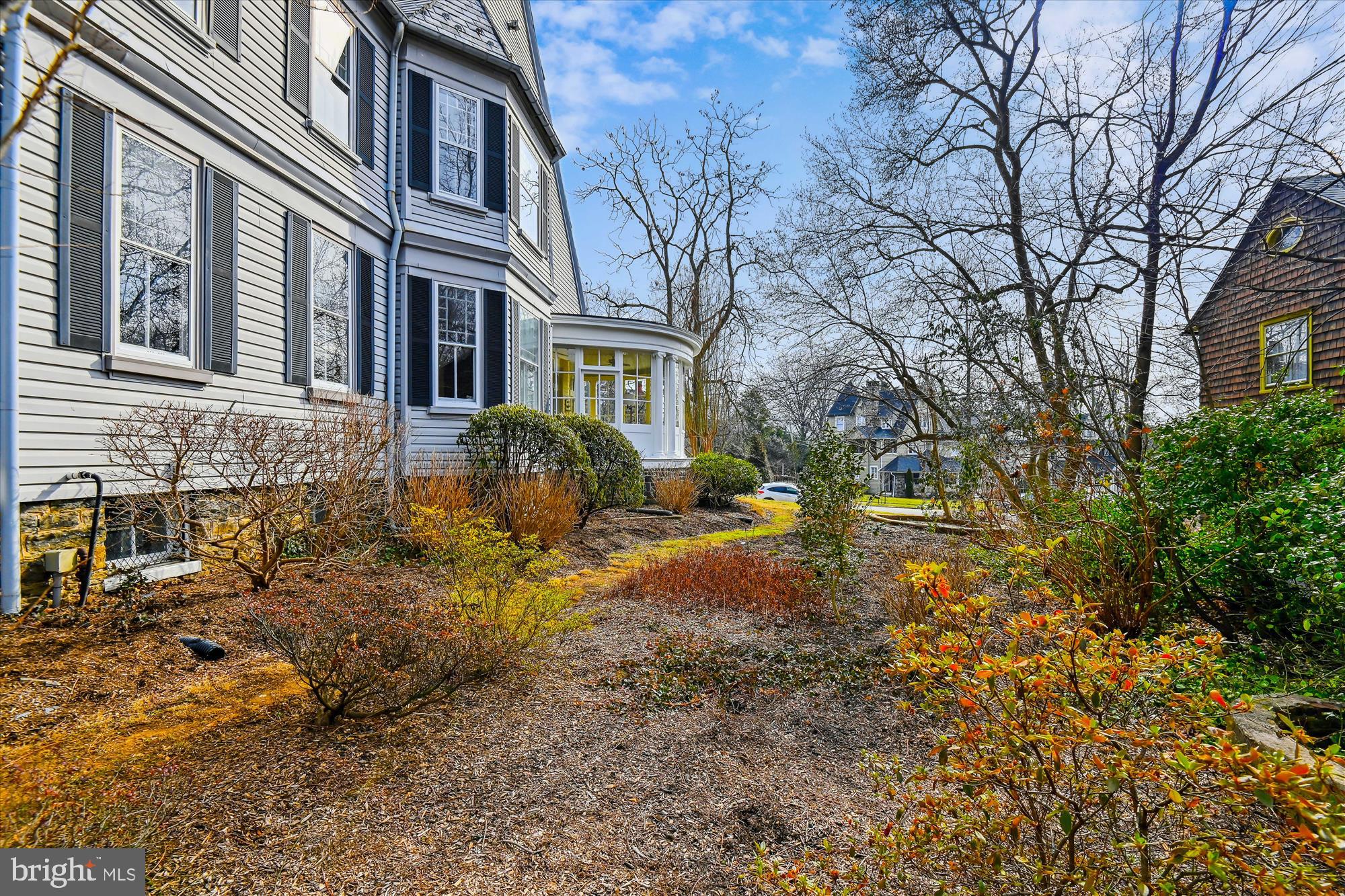 303 Oakdale Road Baltimore, MD 21210 - Photo 10 of 112 Side Yard