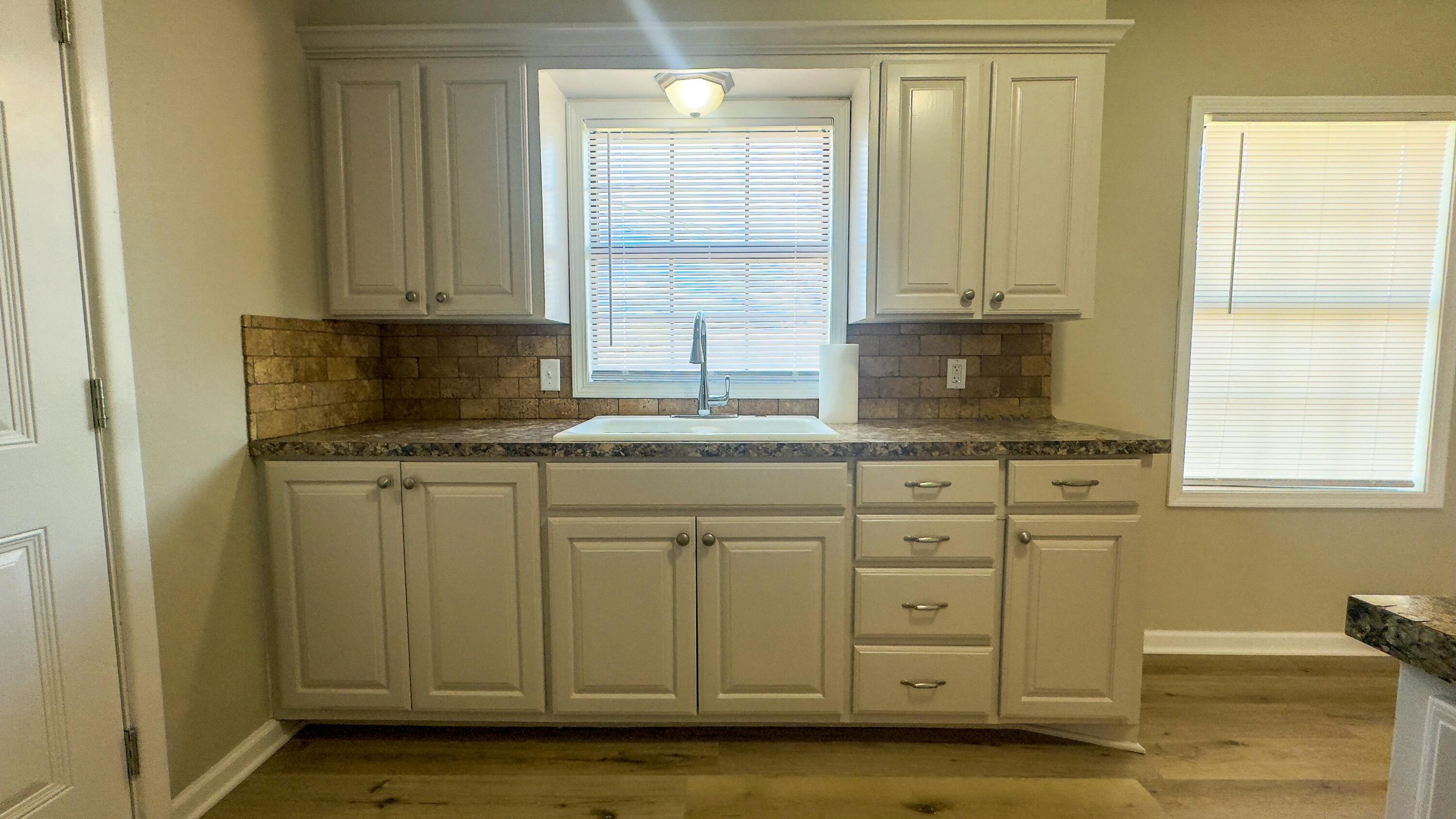 1408 Floydada Plainview, TX 79072 - Photo 7 of 17 tempImageUrxYEK