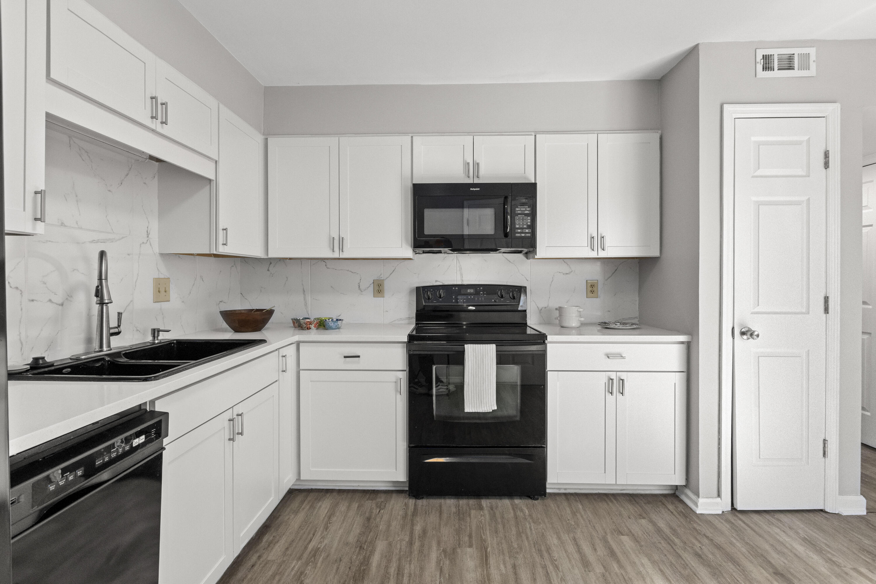 7839 Sandida Court North Charleston, SC 29418 - Photo 29 of 48 7839SandidaCt-CasaVerdeMediaLLC19