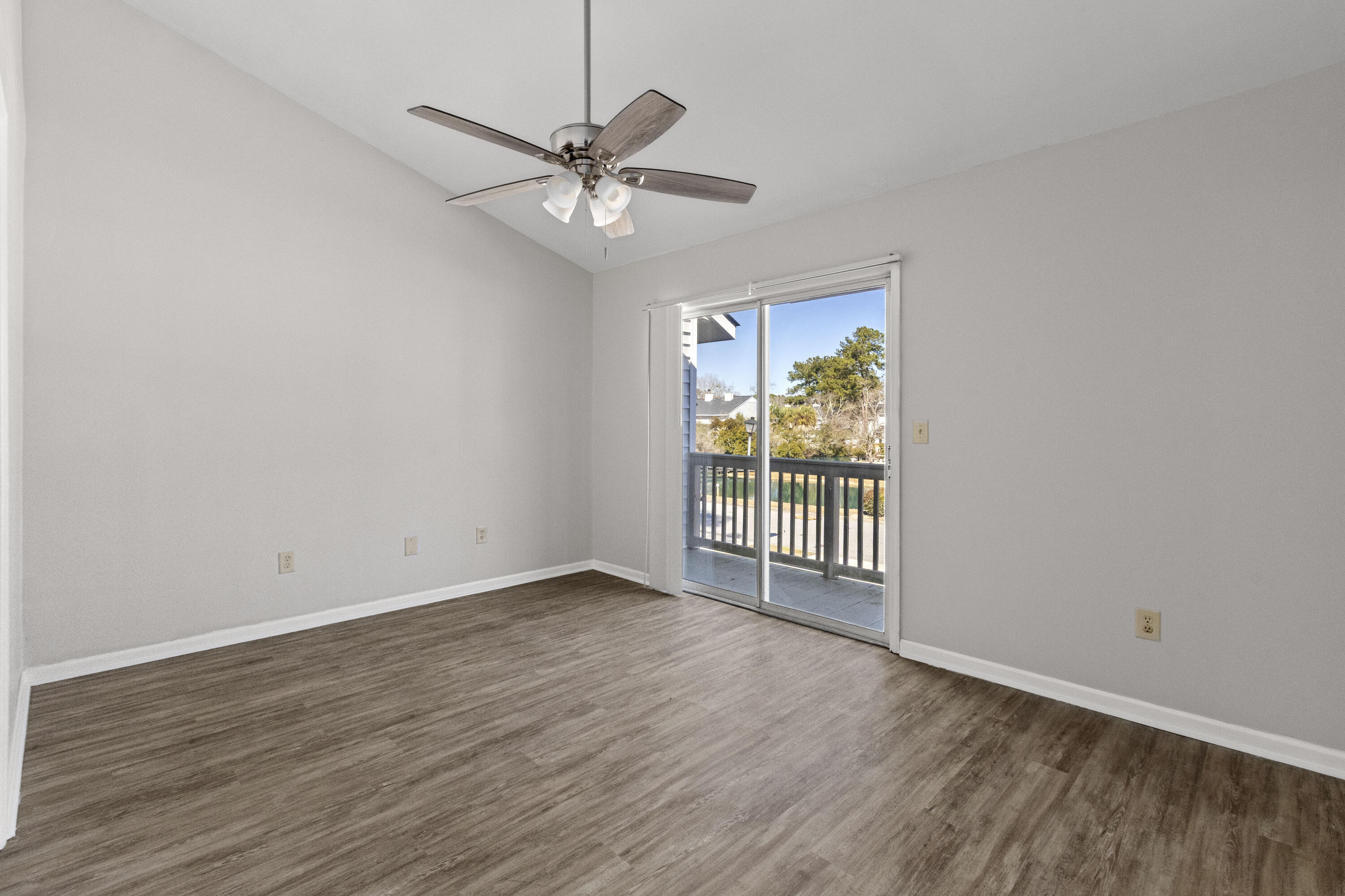 7839 Sandida Court North Charleston, SC 29418 - Photo 33 of 48 7839SandidaCt-CasaVerdeMediaLLC23