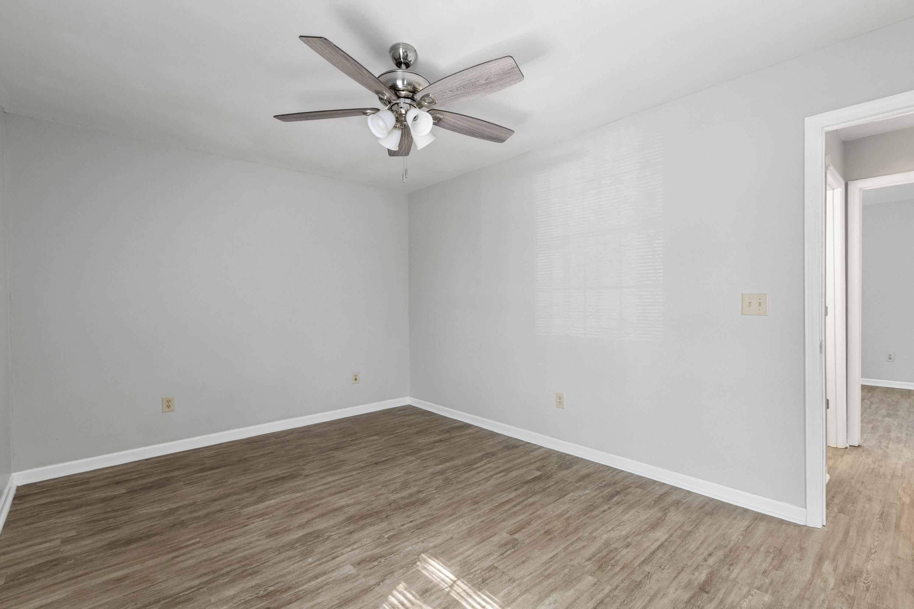 7839 Sandida Court North Charleston, SC 29418 - Photo 37 of 48 7839SandidaCt-CasaVerdeMediaLLC31