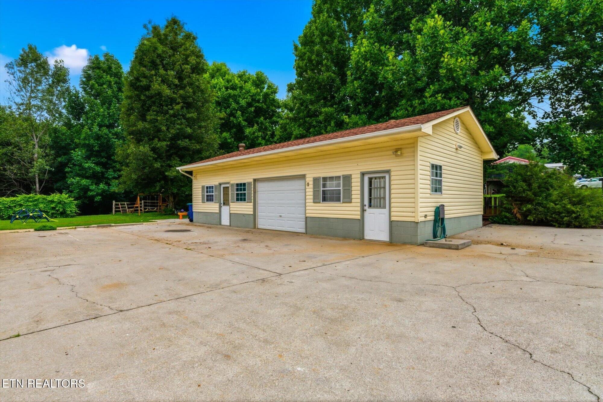 301 Wayman Road Madisonville, TN 37354 - Photo 23 of 41