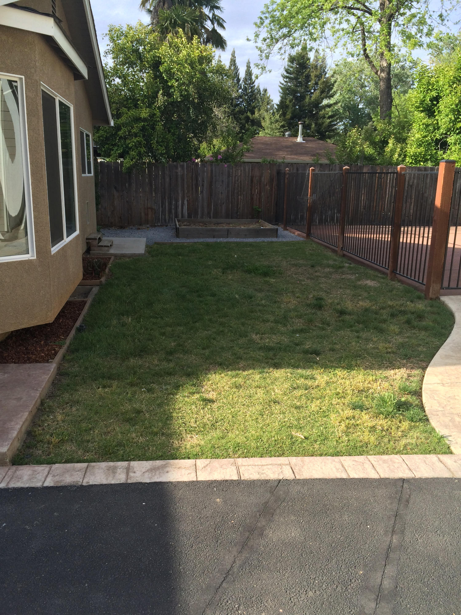 5561 Willow Road Redding, CA 96001 - Photo 19 of 30 Mid yard & irrigated garden area