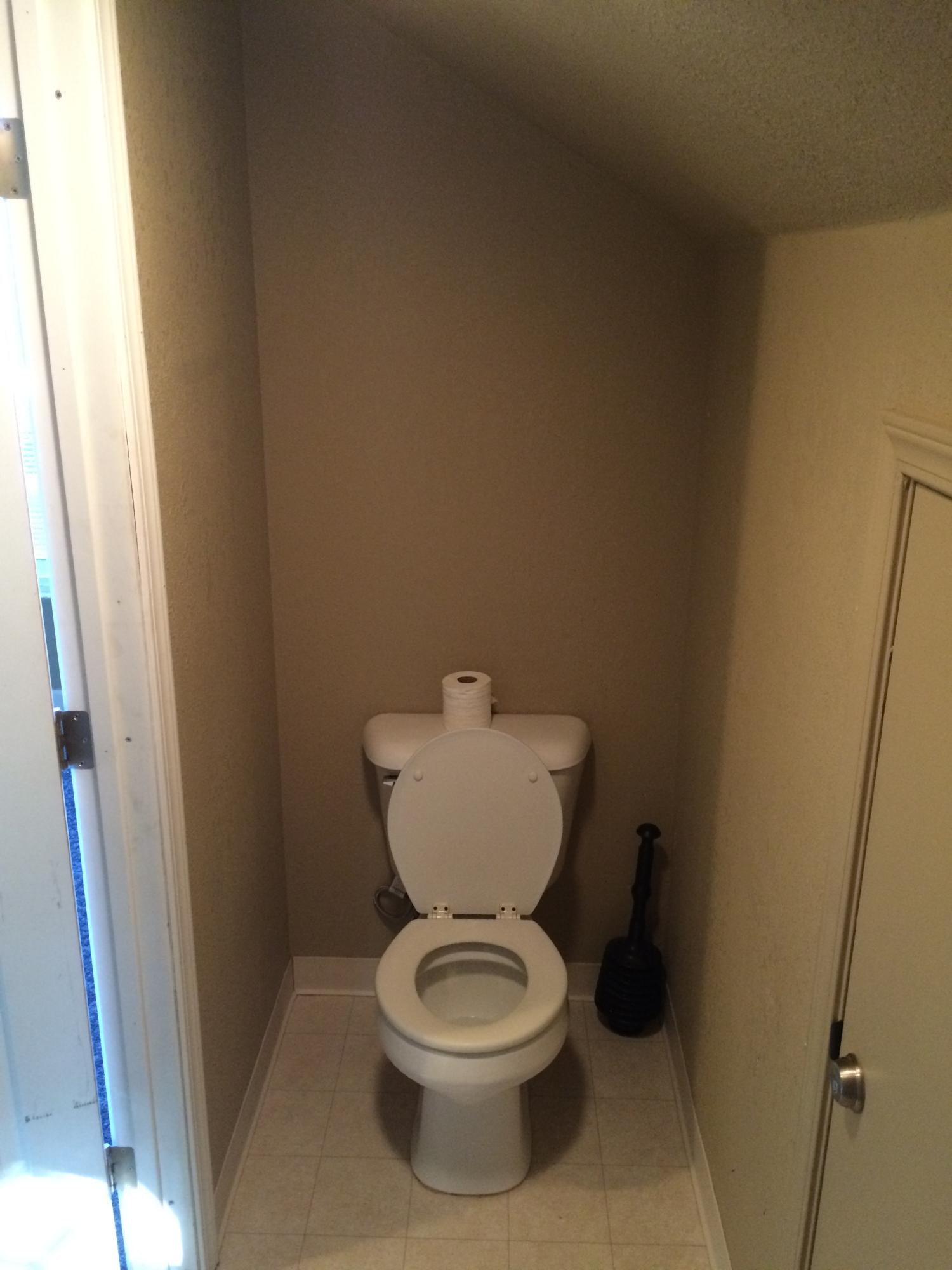 5561 Willow Road Redding, CA 96001 - Photo 25 of 30 Studio bath