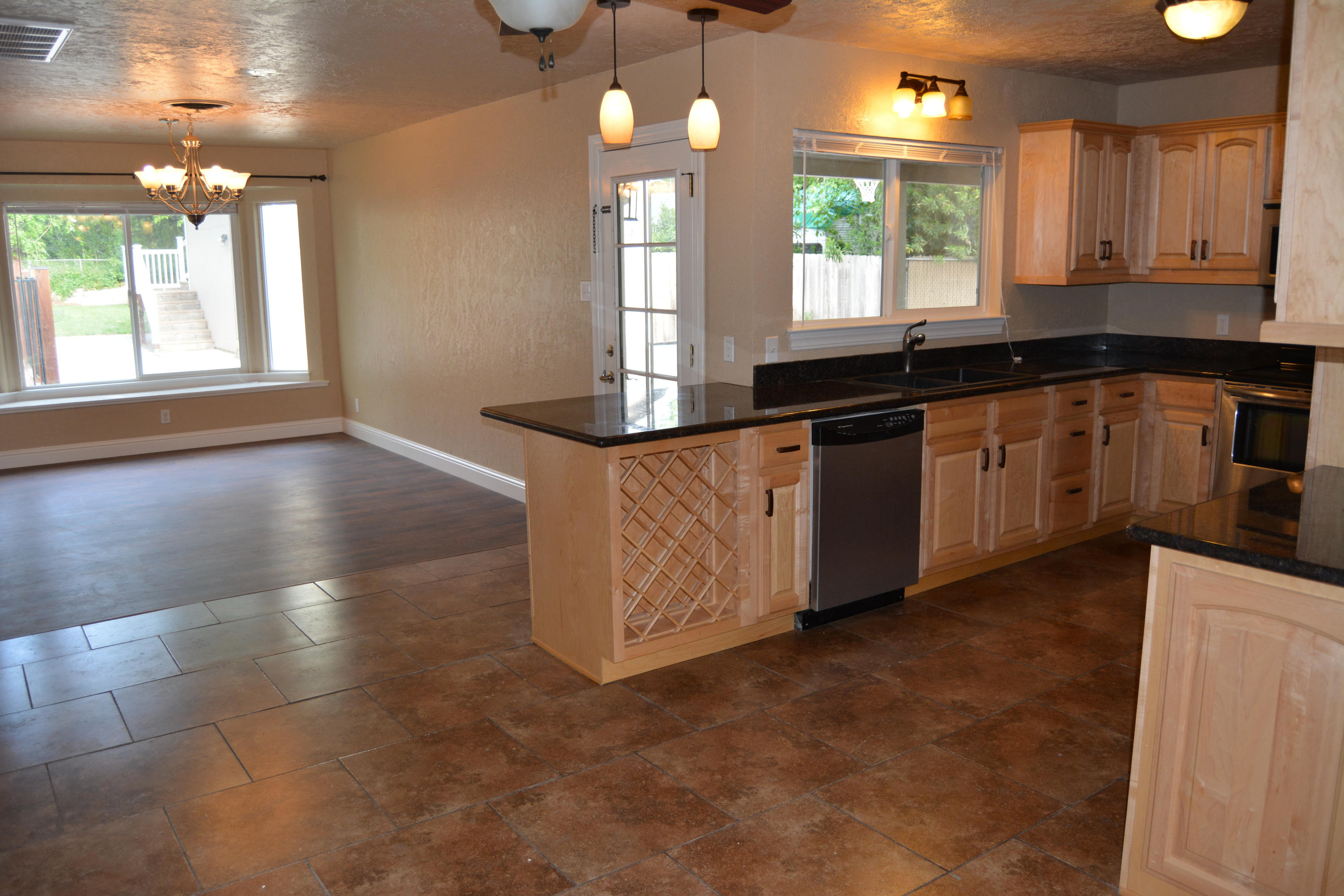 5561 Willow Road Redding, CA 96001 - Photo 5 of 30 Kitchen / Dining #2