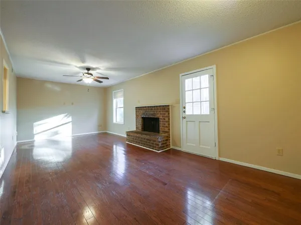 $2,000 | 2113 Fleur De Lis Court, Arlington, TX 76012