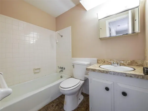 $2,000 | 2113 Fleur De Lis Court, Arlington, TX 76012
