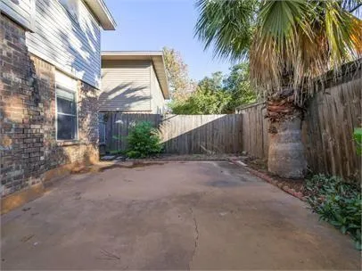 $2,000 | 2113 Fleur De Lis Court, Arlington, TX 76012
