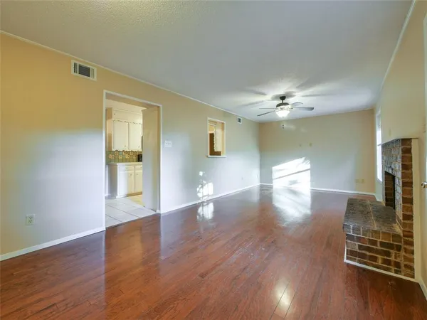 $2,000 | 2113 Fleur De Lis Court, Arlington, TX 76012