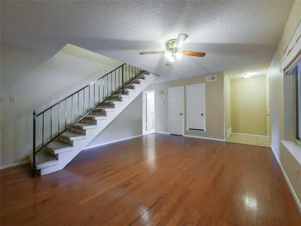 $2,000 | 2113 Fleur De Lis Court, Arlington, TX 76012