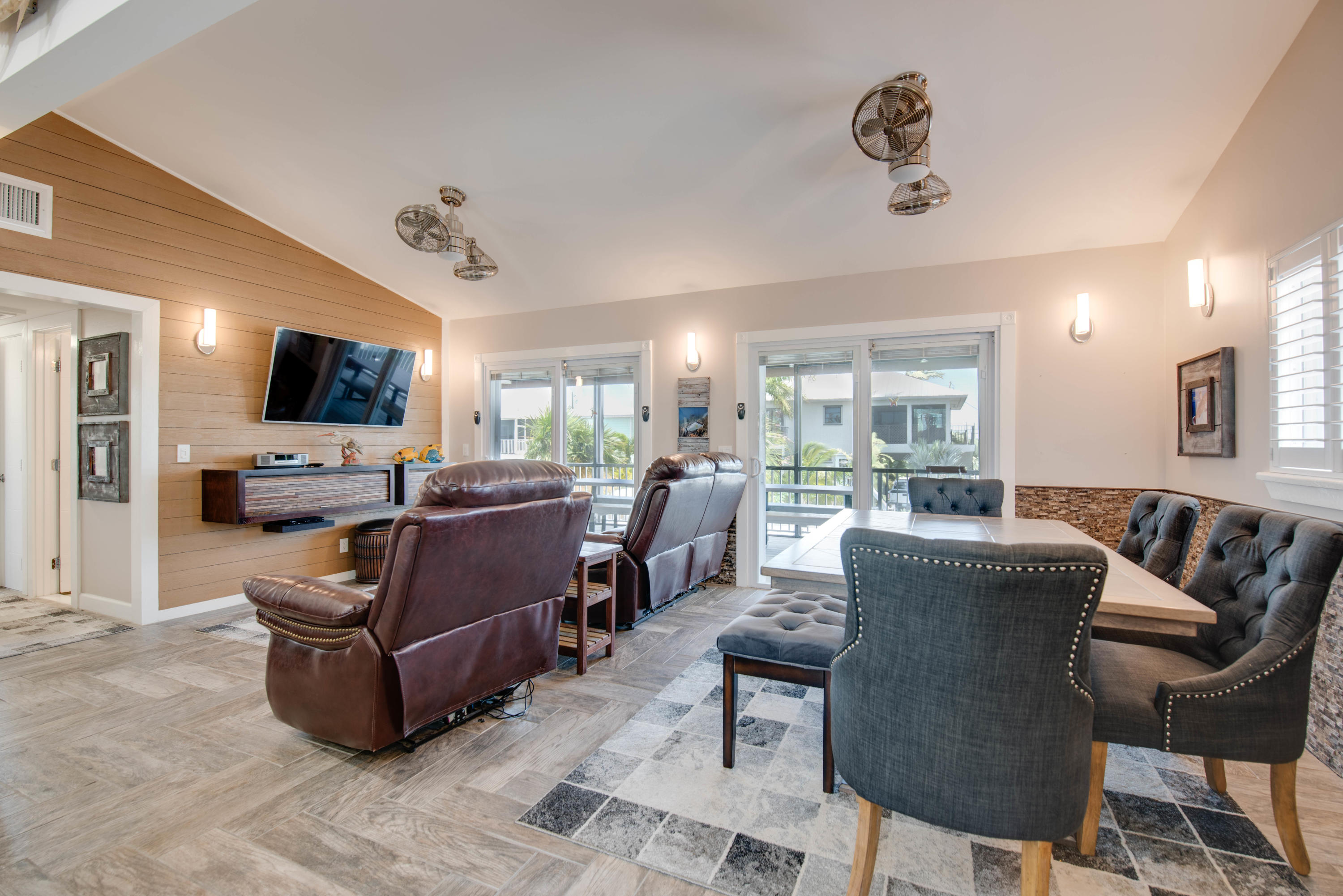 29630 Ranger Avenue Big Pine Key, FL 33043 - Photo 15 of 33 Living and Dining