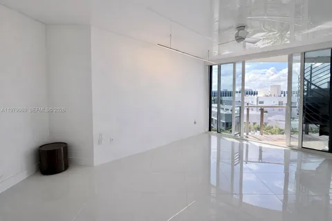 $850,000 | 2155 Washington Court, Unit 606, Miami Beach, FL 33139