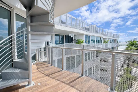 $850,000 | 2155 Washington Court, Unit 606, Miami Beach, FL 33139