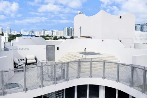 $850,000 | 2155 Washington Court, Unit 606, Miami Beach, FL 33139