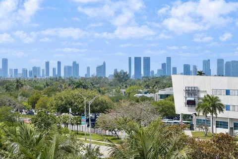 $850,000 | 2155 Washington Court, Unit 606, Miami Beach, FL 33139