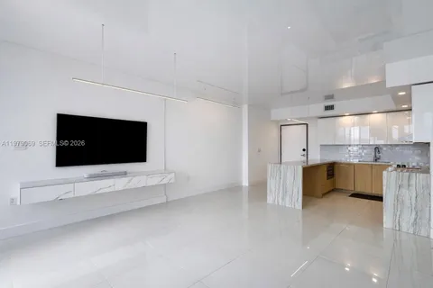 $850,000 | 2155 Washington Court, Unit 606, Miami Beach, FL 33139