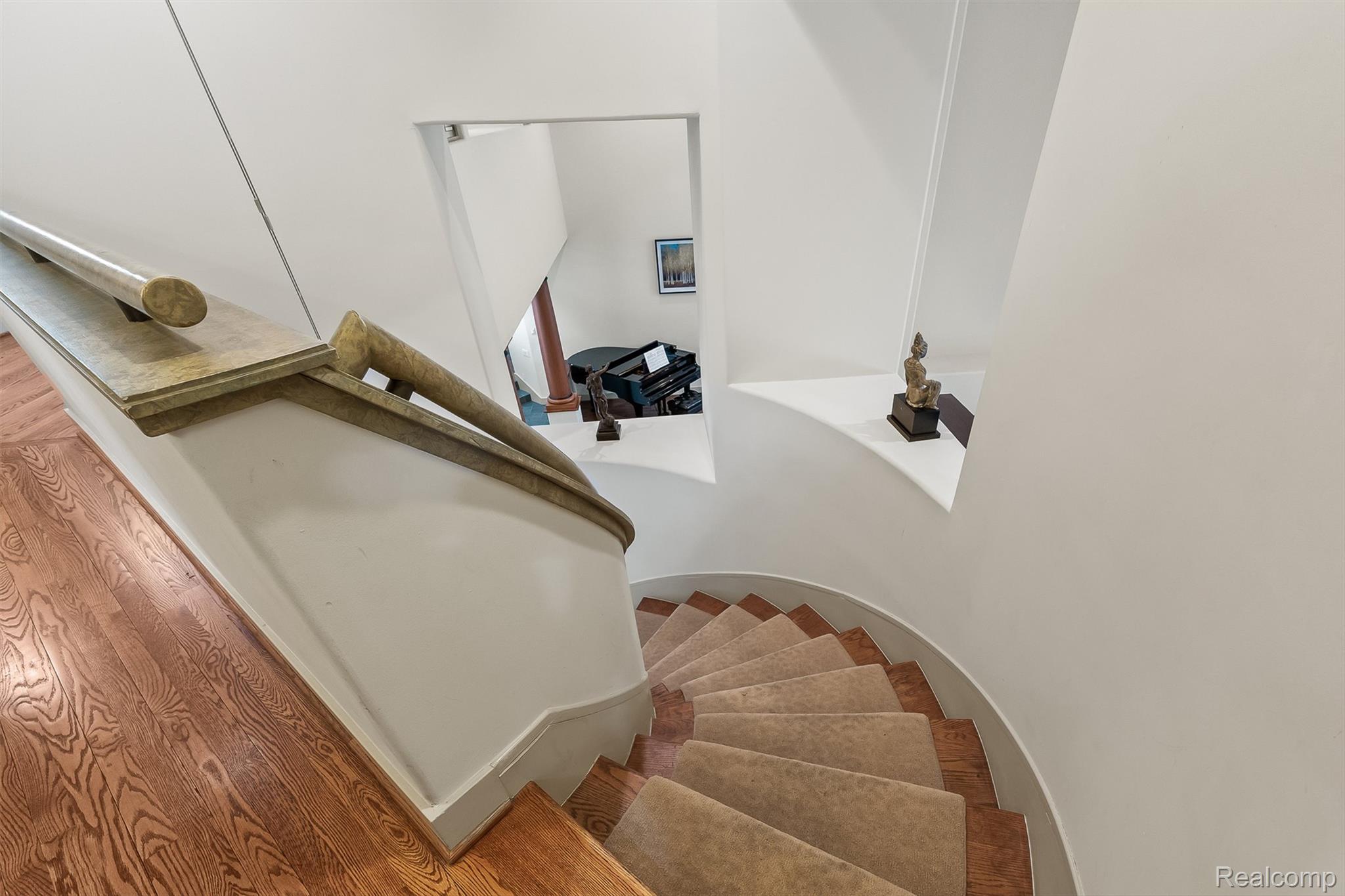 1800 Tiverton Road Bloomfield Hills, MI 48304 - Photo 34 of 56 47-Tiverton-7.jpg