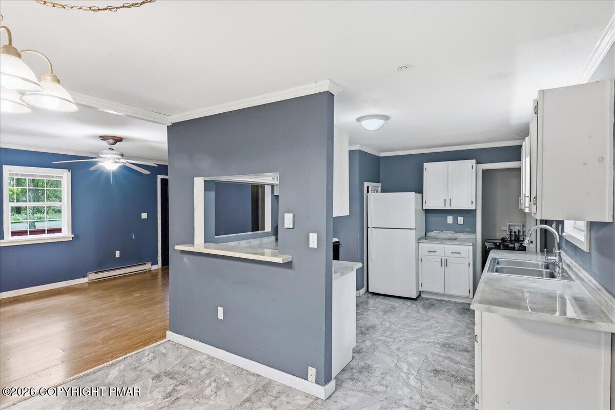 337 Oak Hill Road Hawley, PA 18428 - Photo 7 of 25 Dining Area/ Kitchen