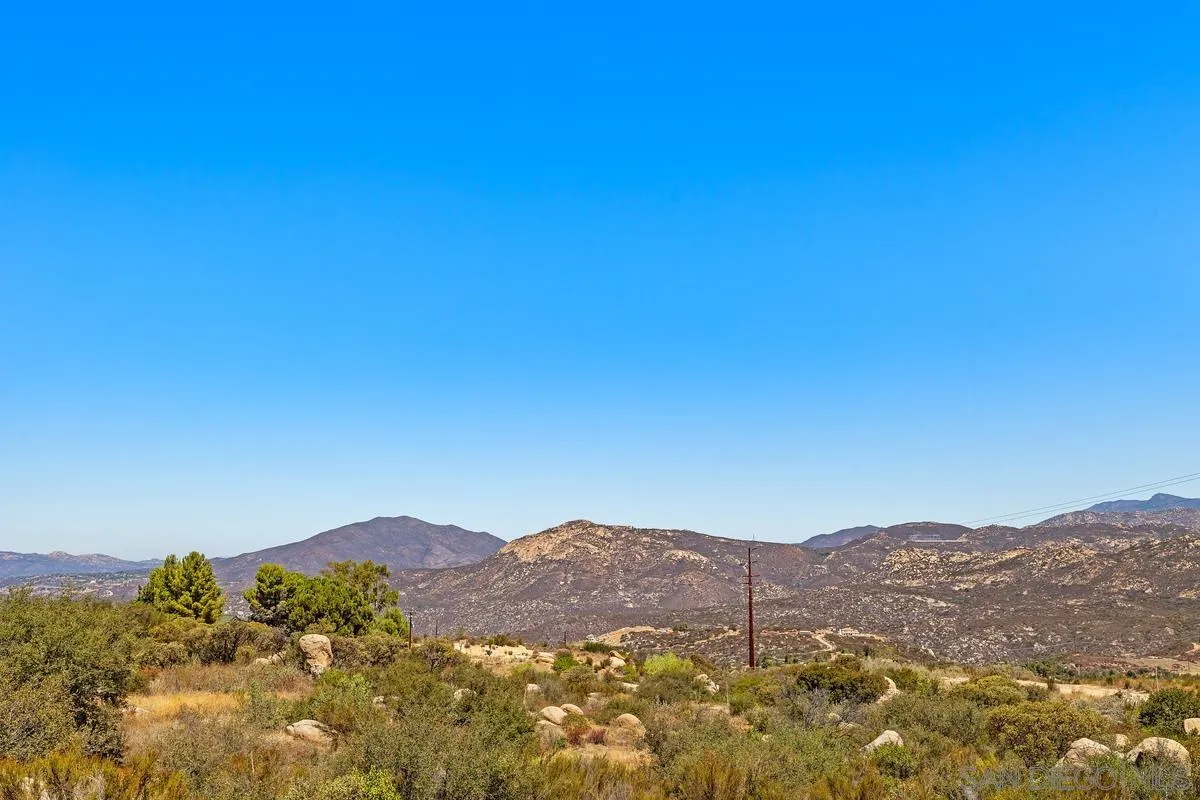 21037 Fog Ridge Alpine, CA 91901 - Photo 27 of 35 Gallery Image 27