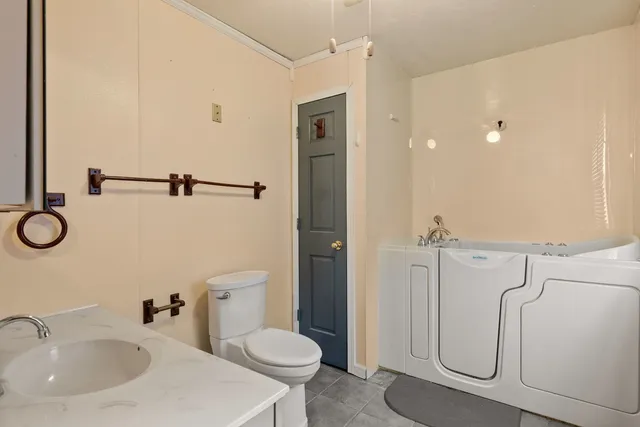 $75,000 | 162 6th Avenue, Moline, IL 61265